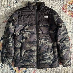Men’s The North Face reversible men’s puffer/sherpa jacket
